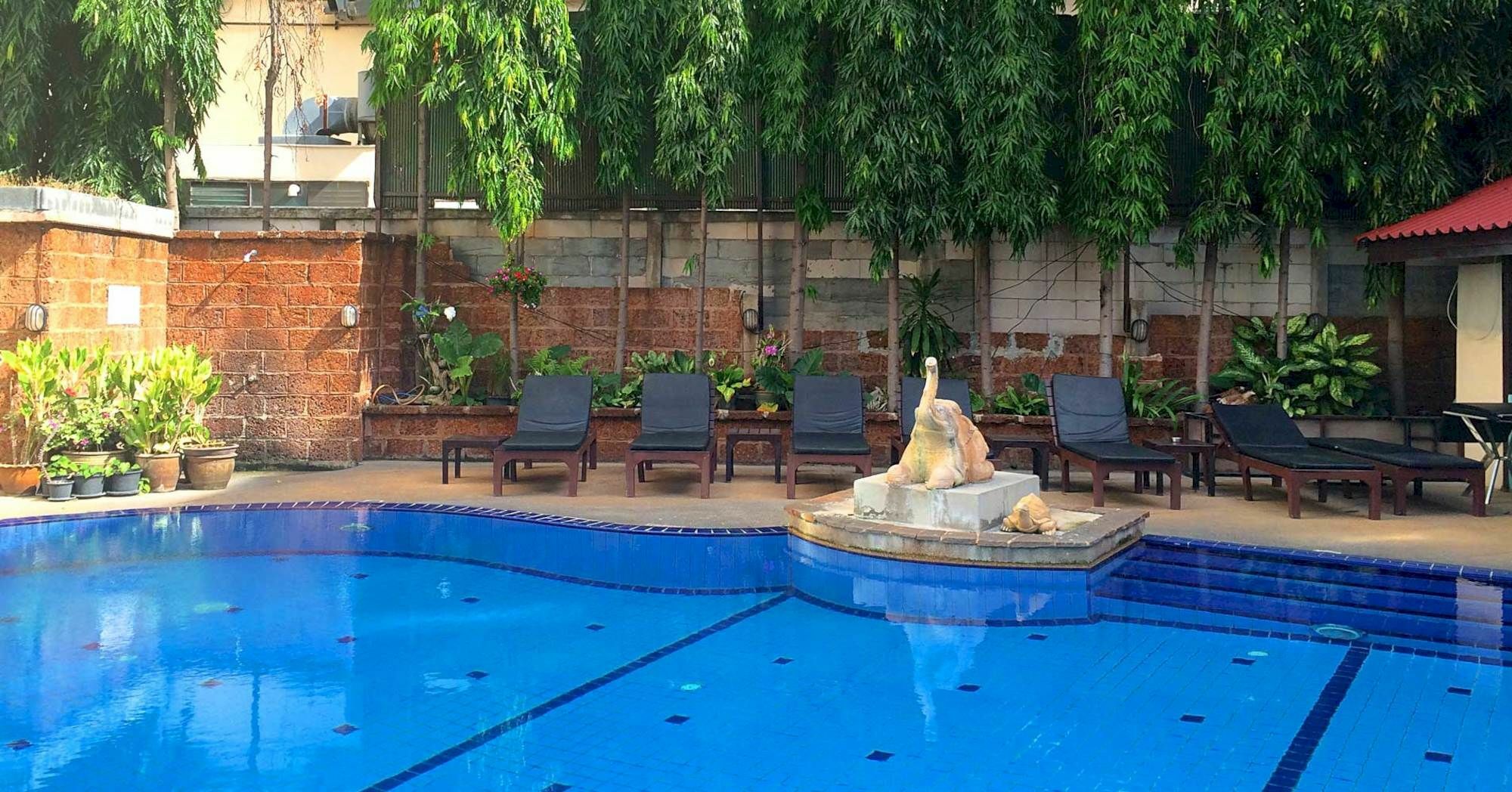 Eurostar International Hotel Ban Nong Tabaek Bagian luar foto